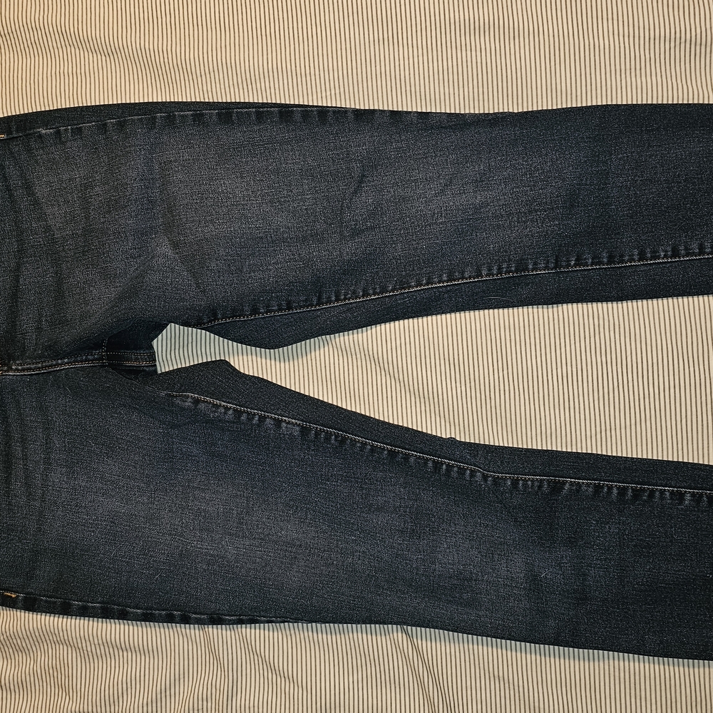 Universal Thread Blue Skinny Jeans with Subtle Fading